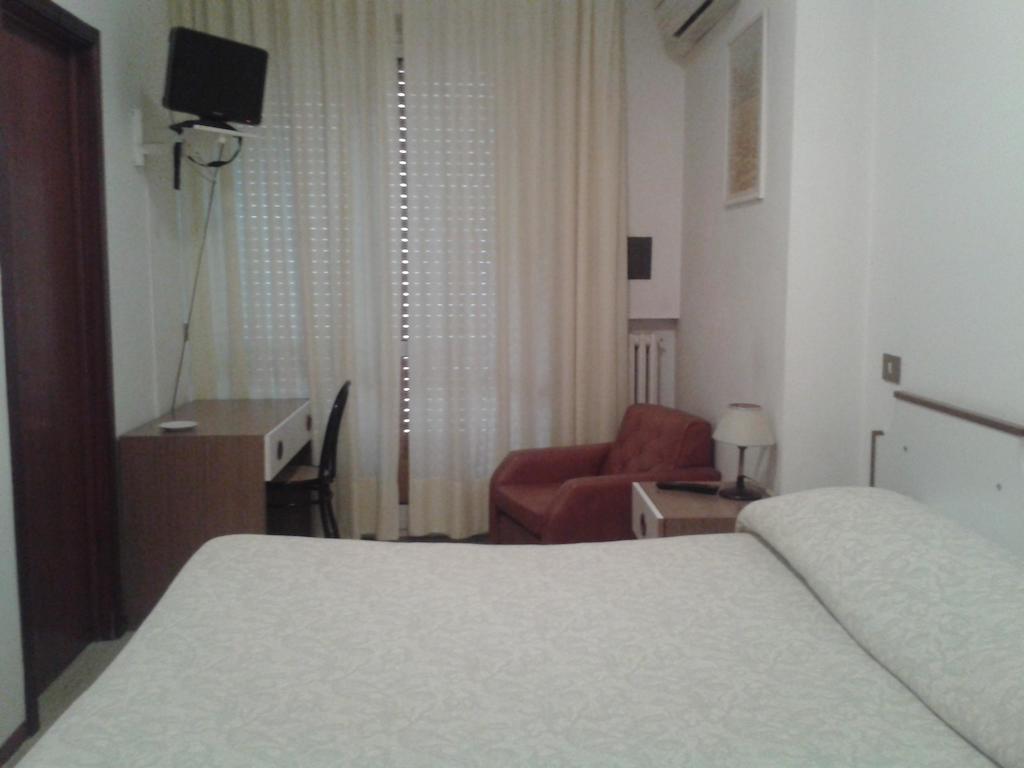 Albergo Tenda Verde Falconara Marittima Exterior photo